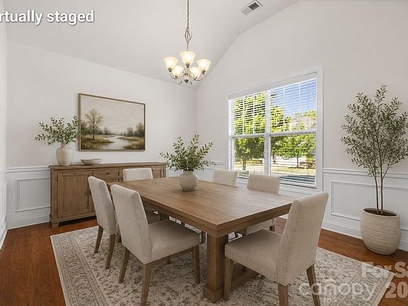2nd image of 578 Daventry Ct