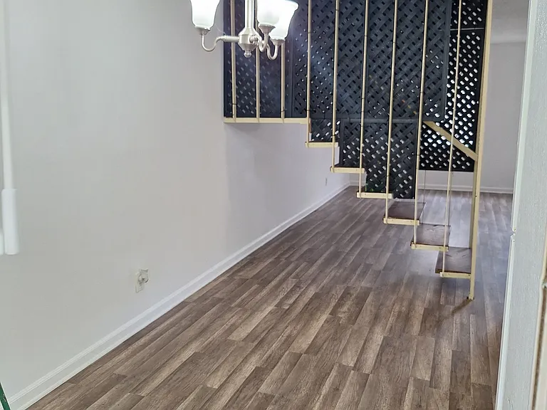3886 Parklane Dr — Photo 2