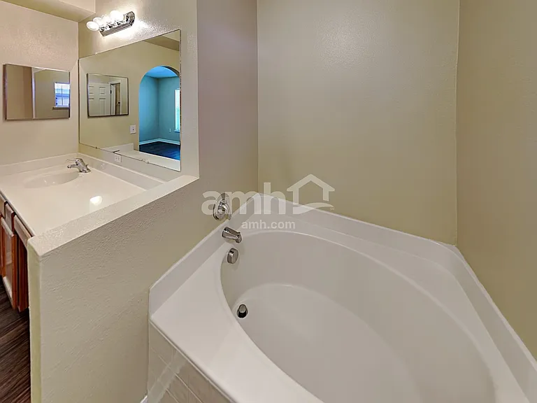 2948 Stonegate Ln — Photo 10
