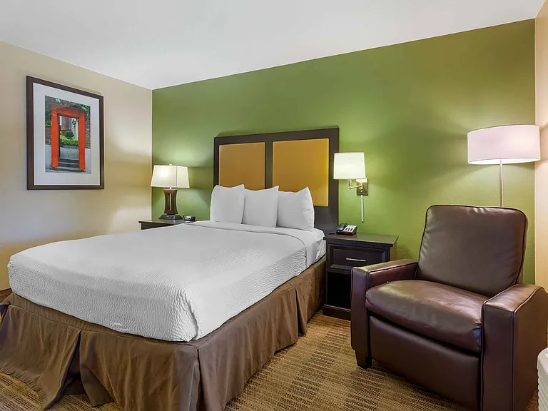 Studio Suite - 1 Queen Bed
