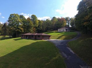 431 Petia Rd, Salix, PA 15952