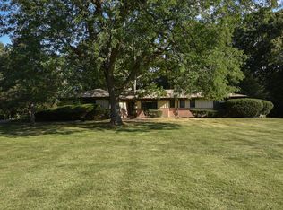 105 Lomond Dr, Inverness, IL 60067