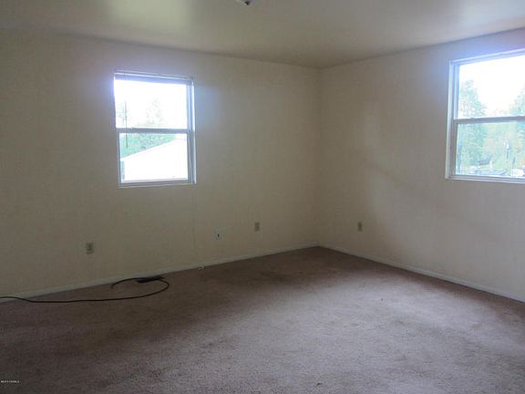 2nd image of 546 Scenic Ave