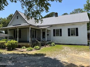 312 W Elizabeth St, Clinton, NC 28328
