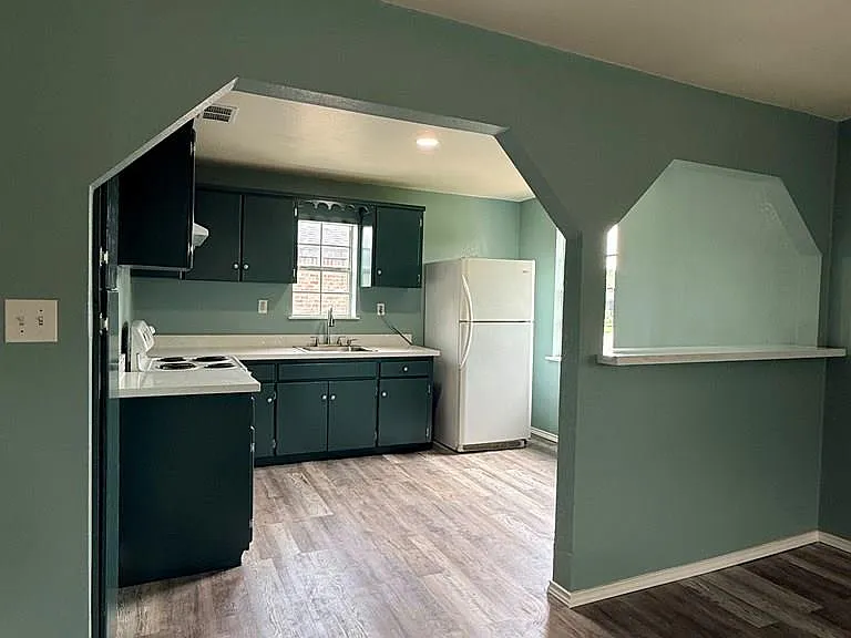 405 W 7th St — Photo 7