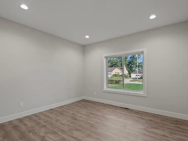 5636 Paris Dr — Photo 26
