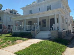 1143 S 17th St APT 1, Lincoln, NE 68502