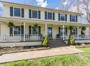 5696 Valley Green Dr, Broad Run, VA 20137