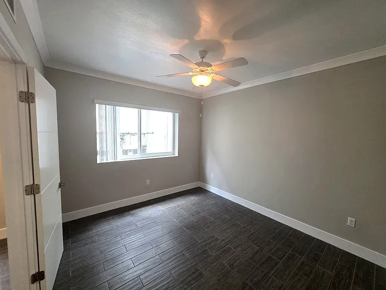 115 Menores Ave #7 — Photo 8