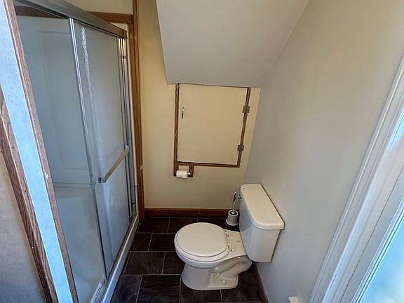 4th image of 418 S Center St #A