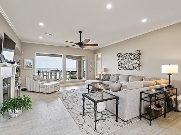 4th image of 19319 Shores Dr