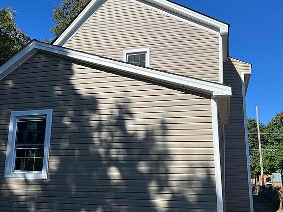 3rd image of 1522 Salem Ave SW