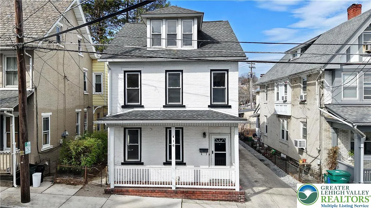 416 Carlton Ave photo 1