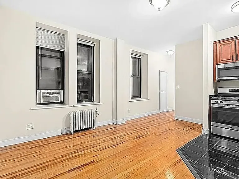 150 W 47th St #2I — Photo 2