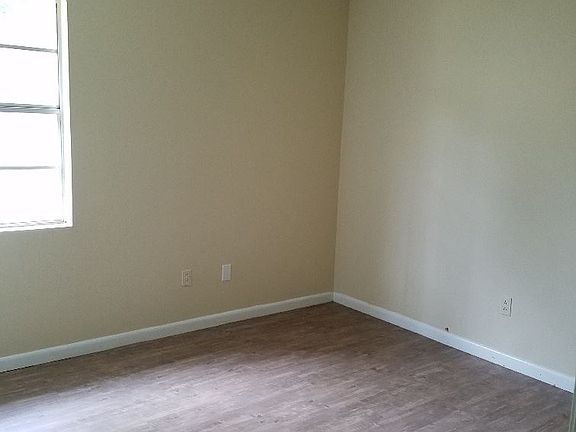 3rd image of 99 Celia Dr APT 3