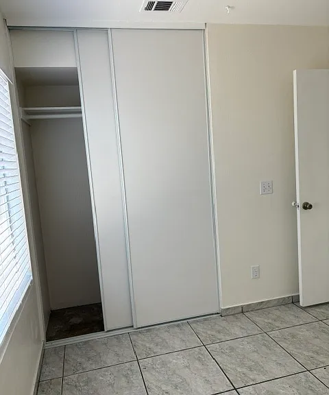 12830 Tiverton Ct — Photo 7