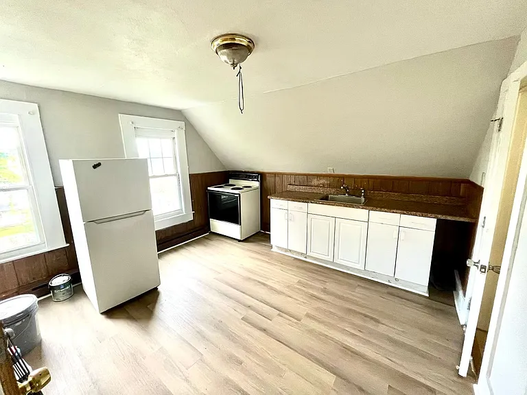 48-50 Acushnet Ave — Photo 2