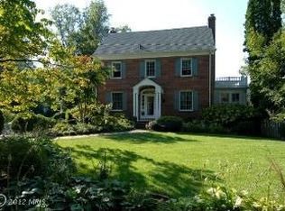225 Noland St, Falls Church, VA 22046