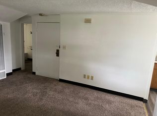 715 W American St, Freeport, IL 61032