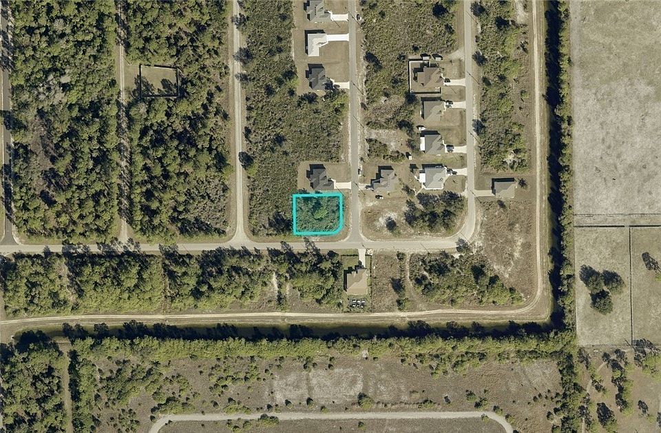 2nd image of 1857 Maiden St