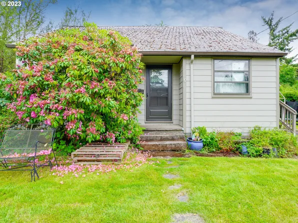 3242 SE Floss St, Milwaukie, OR 97222