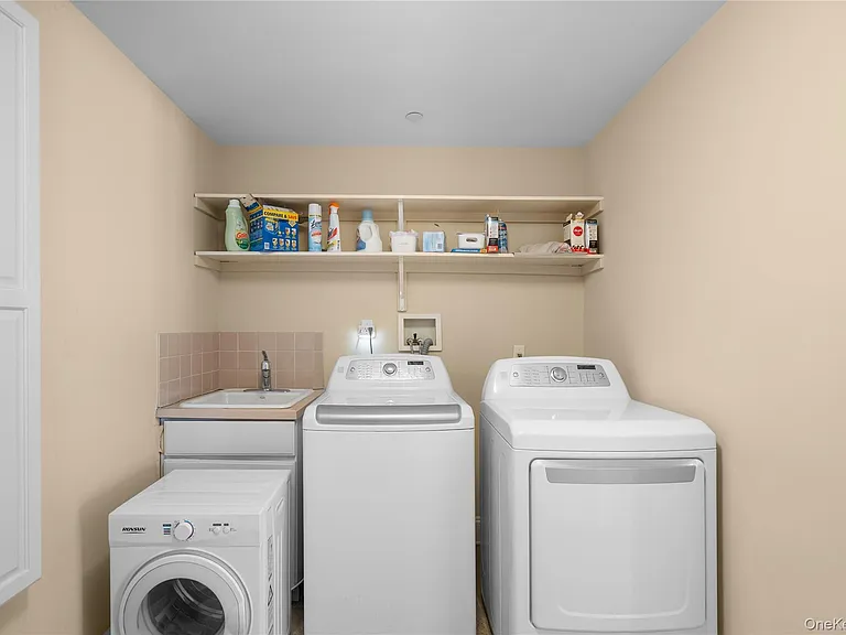 1 Augusta Ct — Photo 30