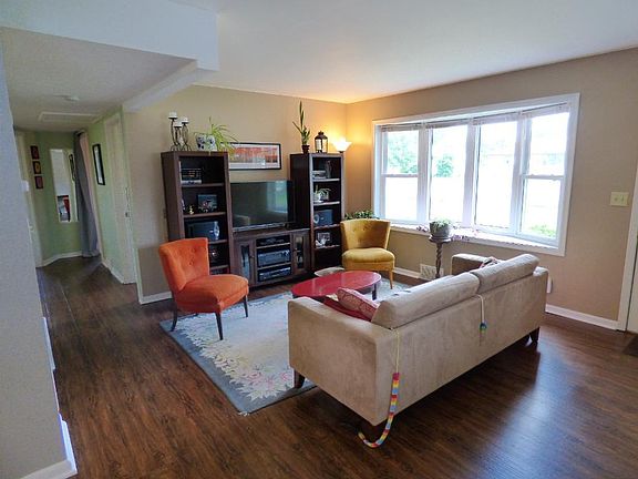5th image of 5621 Humboldt Ave N