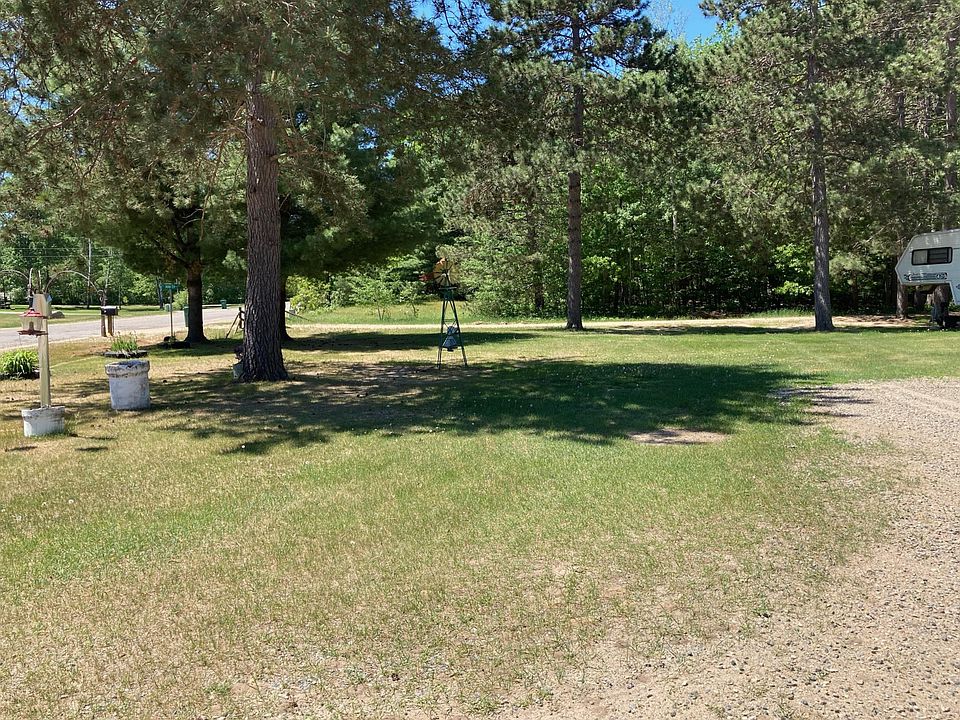 2nd image of 2540 Diane Ln
