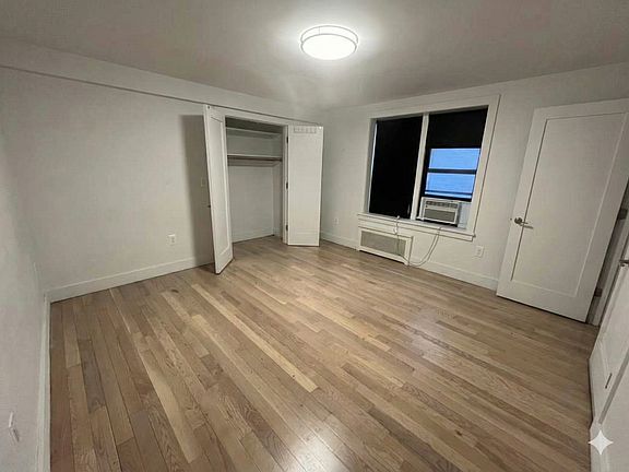 4th image of 11 Crooke Ave #2A