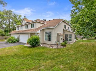 7909 Timber Lake Dr, Eden Prairie, MN 55347