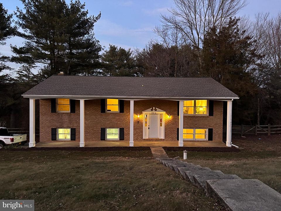 1st image of 42 Shamrock Cir
