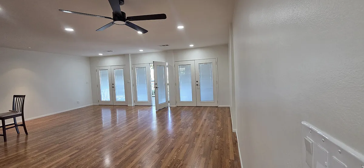 Building Photo - 4759 Lakewood Blvd
