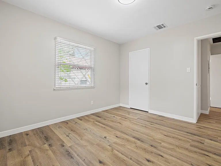 2348 Del Mar Rd — Photo 18
