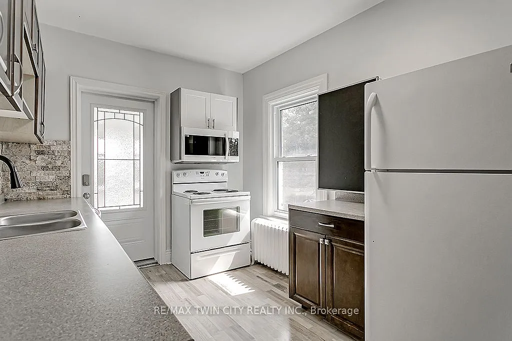 4 bed, $2,390 — Photo 4
