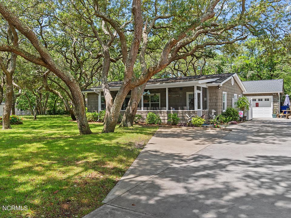 1st image of 215 McGlamery Street