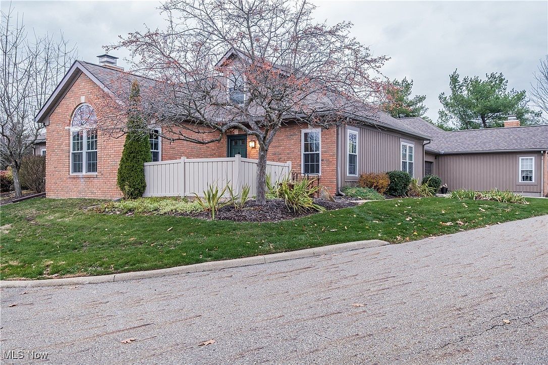 3627 Barrington Pl NW