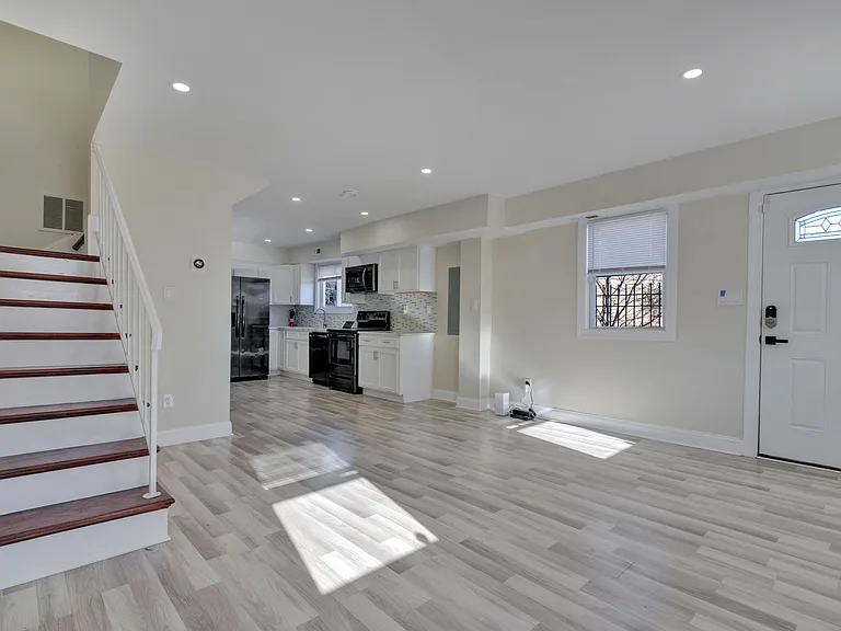 5338 Jay St NE — Photo 3