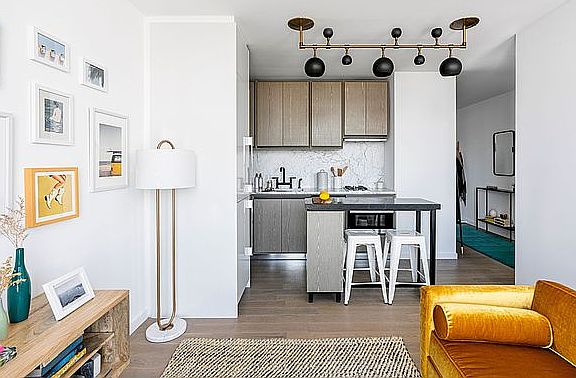 3rd image of 626 1st Ave APT W44d