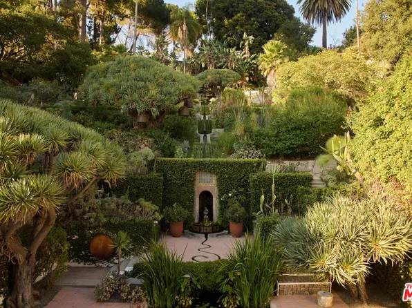 2666 Aberdeen Ave, Los Angeles, CA 90027