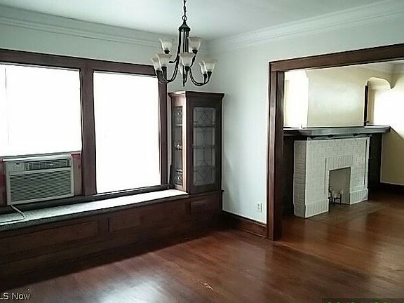 4th image of 2084-2086 Lewis Dr