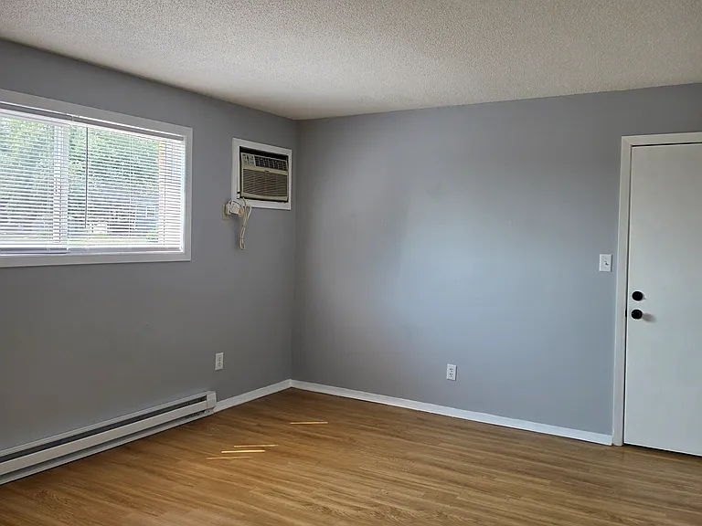 2402 Union St — Photo 5