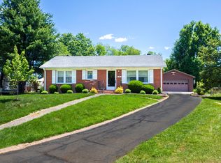122 Preston Ct, Versailles, KY 40383