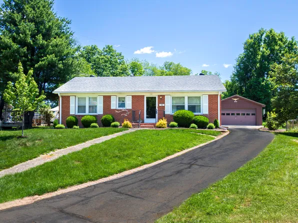 122 Preston Ct, Versailles, KY 40383