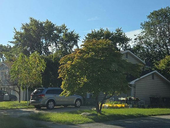 2nd image of 8120 Roxboro Ct
