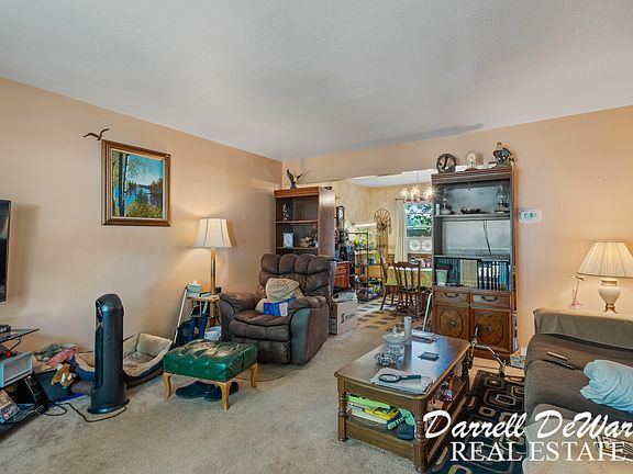3rd image of 2651 Doncaster Ave SW