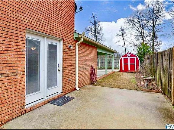 3rd image of 2313 Williamsburg Ct SW