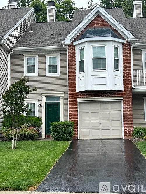 3 bed, 1728 sqft, $3,950 — Photo 1
