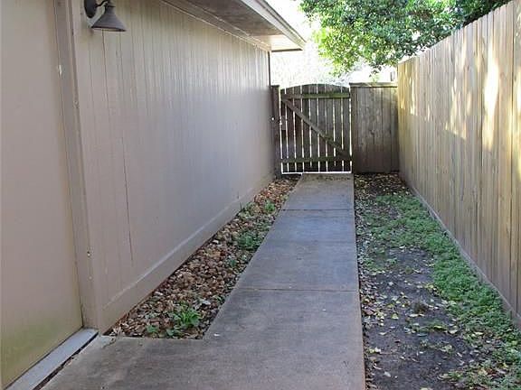 3rd image of 236 Huckleberry Dr