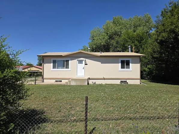 1213 23rd Ln, Pueblo, CO 81006