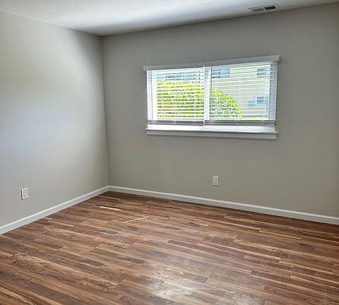 2nd image of 5 Pointe Circle S #5
